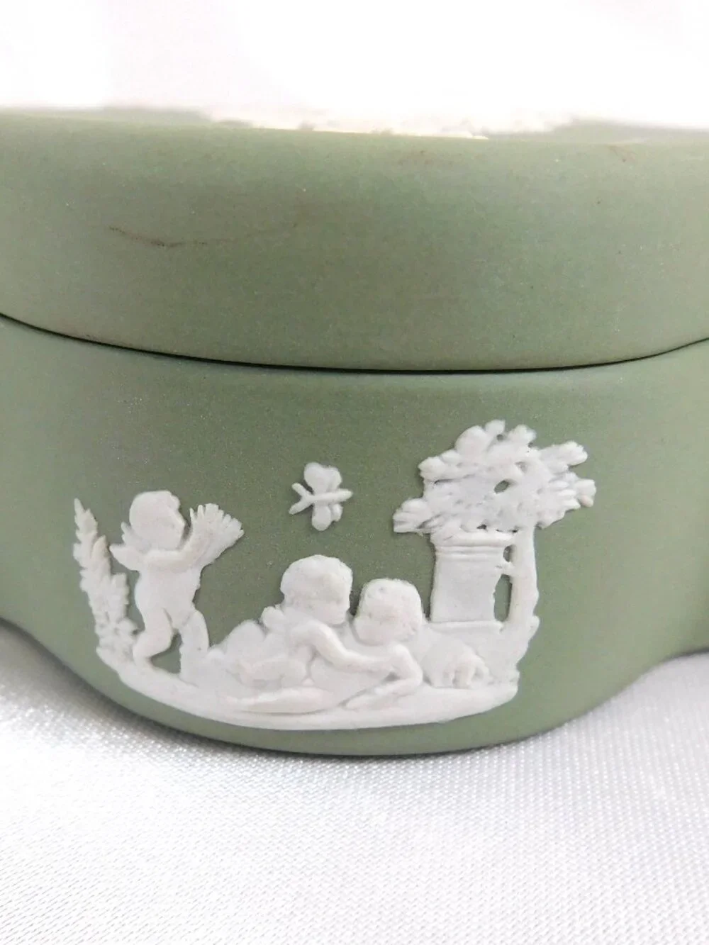Wedgwood Star Shaped Celedon Jasperware Trinket Box # 25459